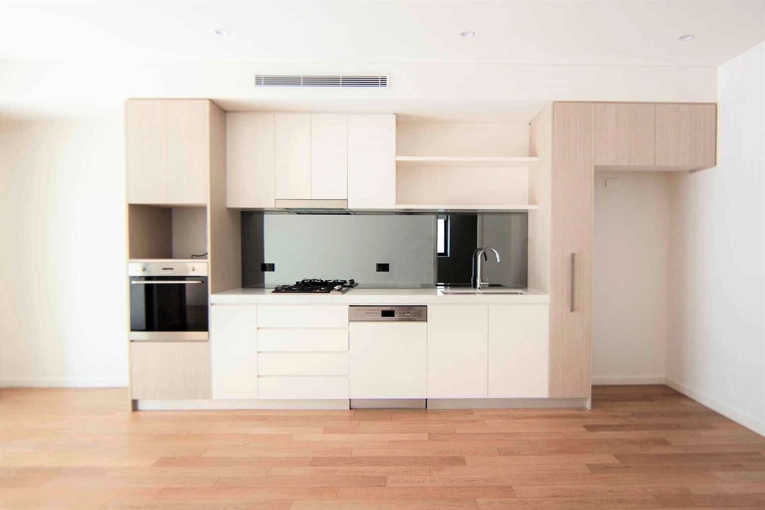 B811/2 Muller Lane Mascot B811/2 Muller Lane Mascot