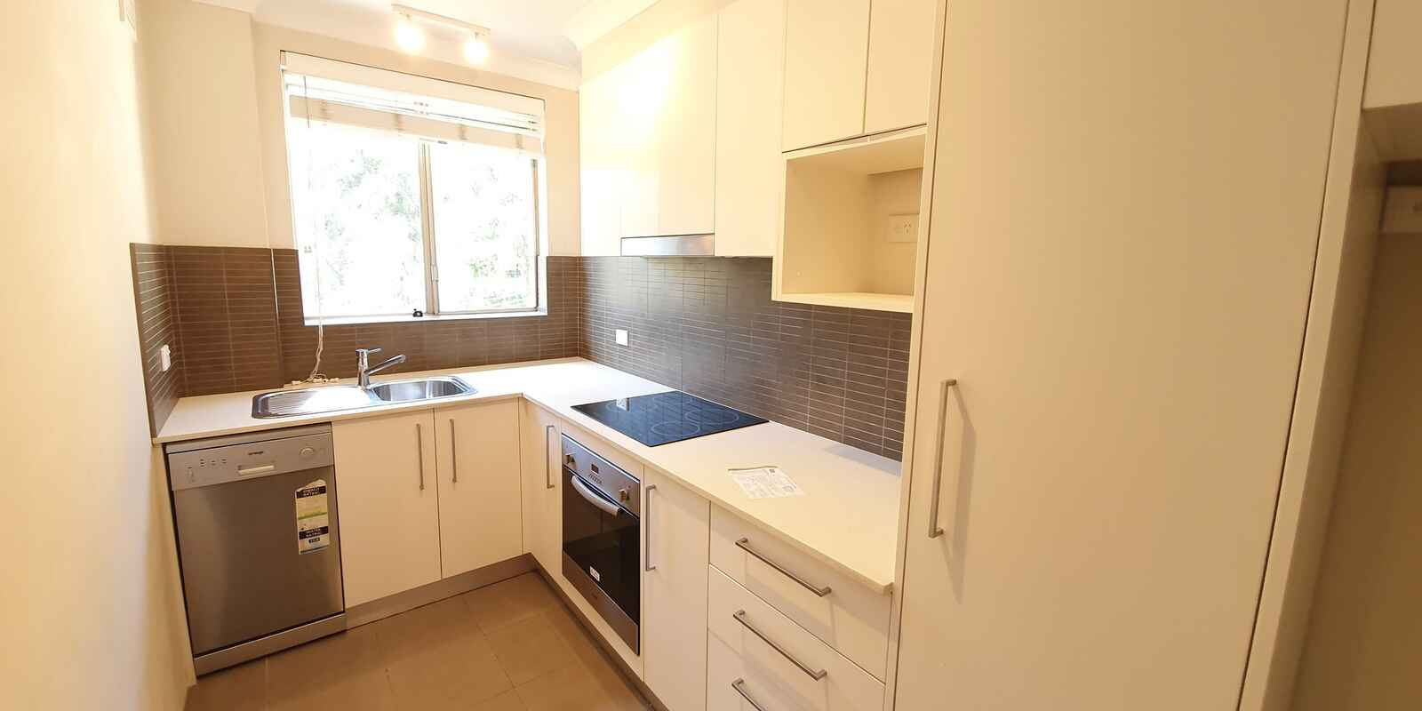 12/10 Evans Avenue Eastlakes 12/10 Evans Avenue Eastlakes