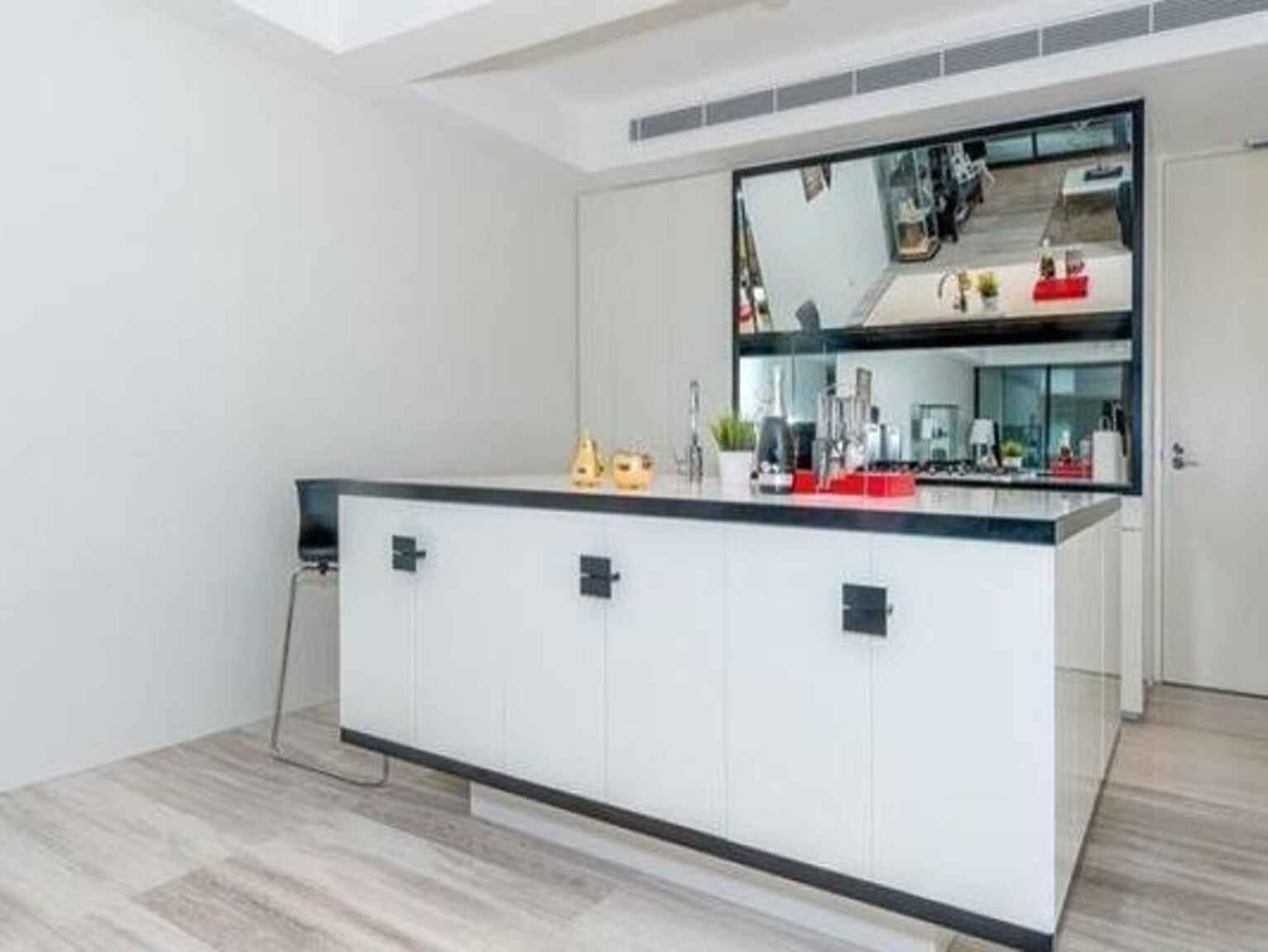 S16.05/178 Thomas Street Haymarket