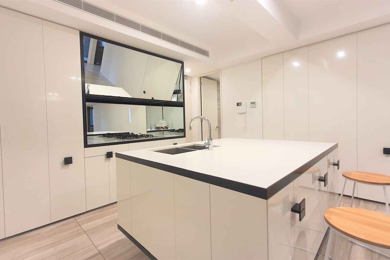 S305/178 Thomas Street Haymarket