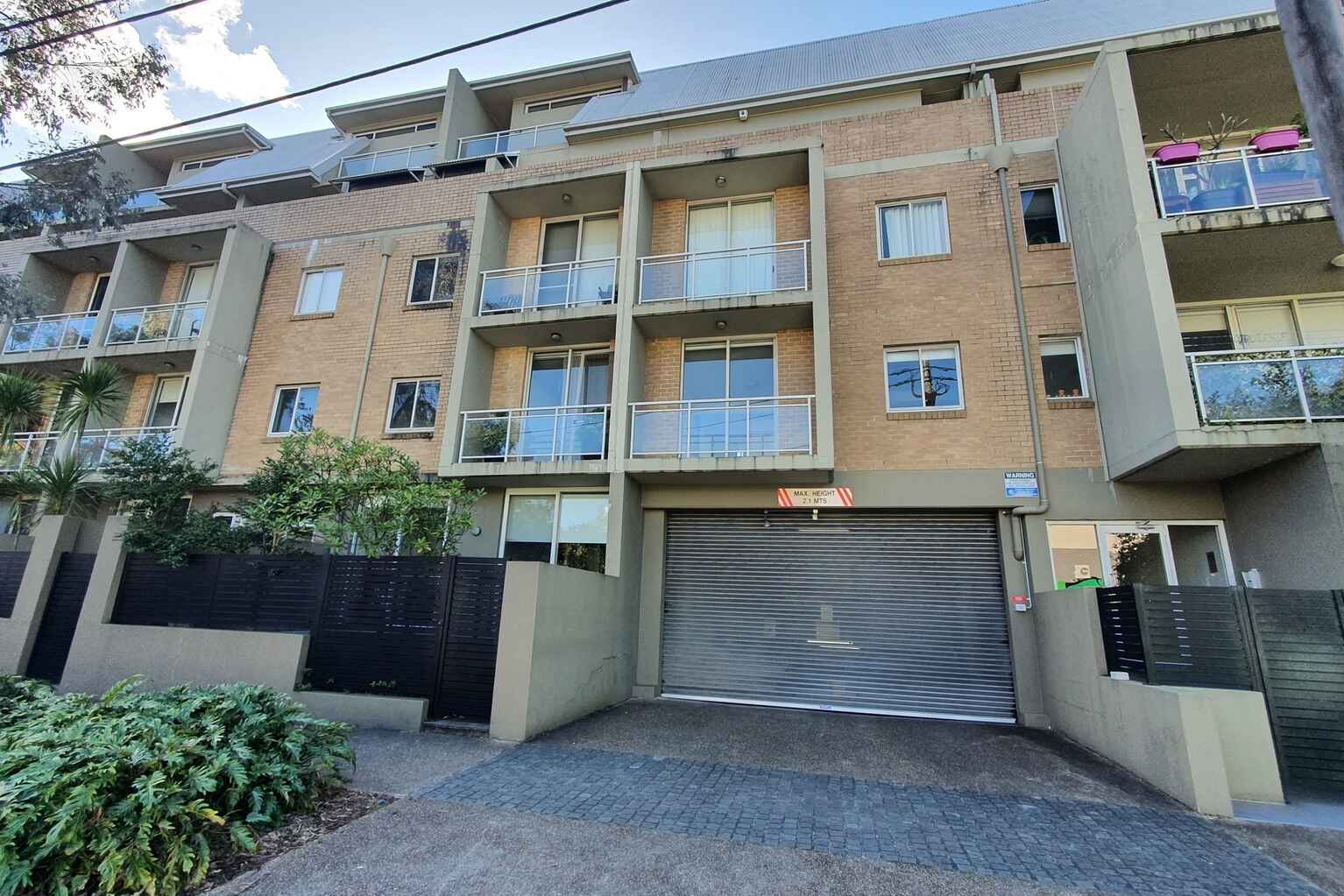 17/4 Gillespie Avenue Alexandria