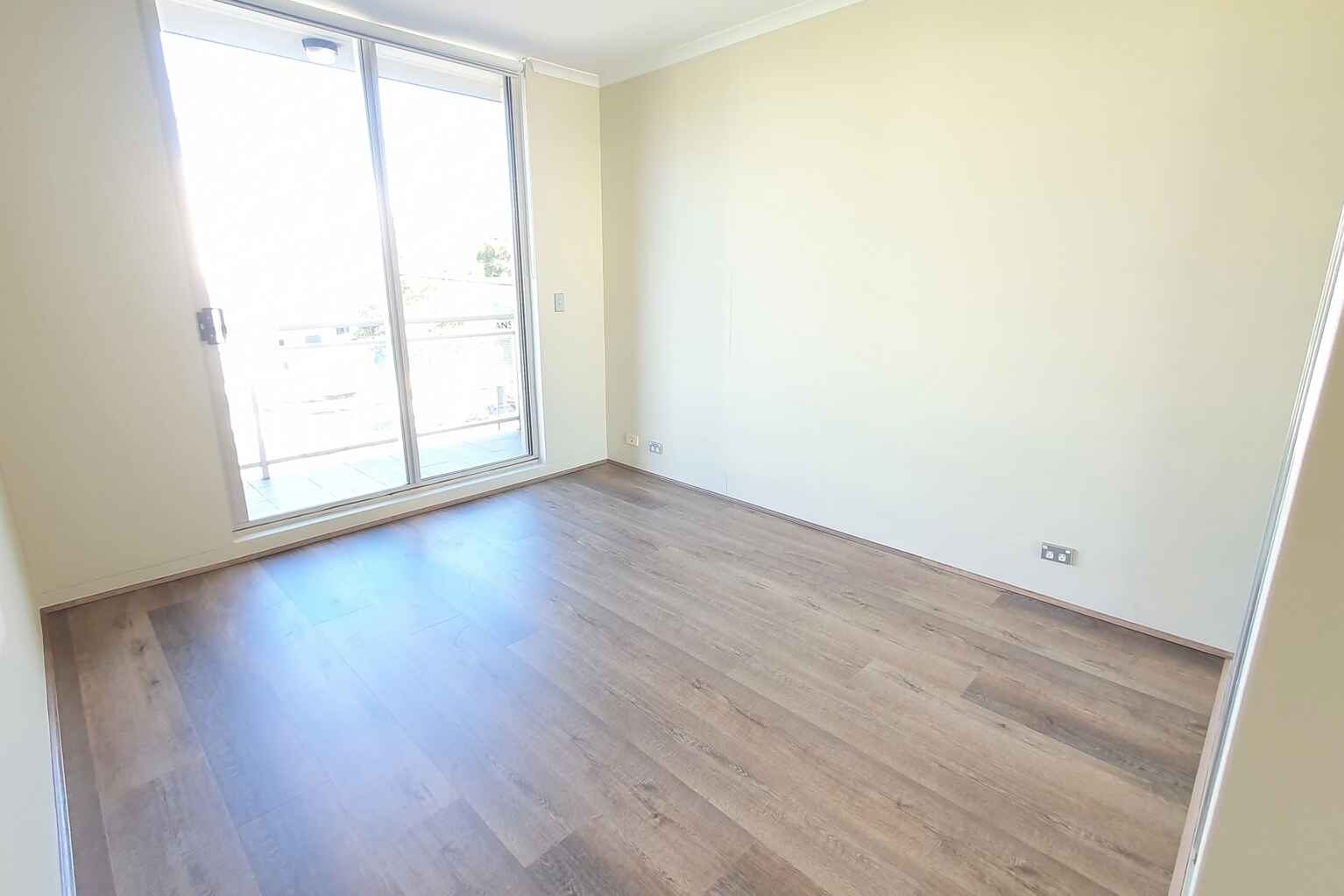 17/4 Gillespie Avenue Alexandria