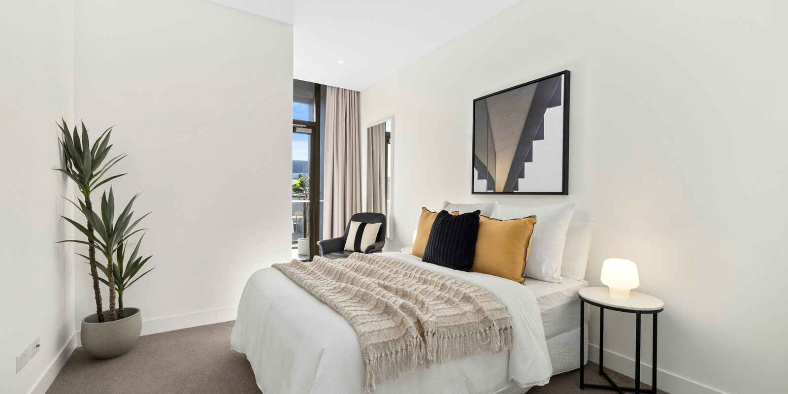 803/17 Grattan Close Forest Lodge