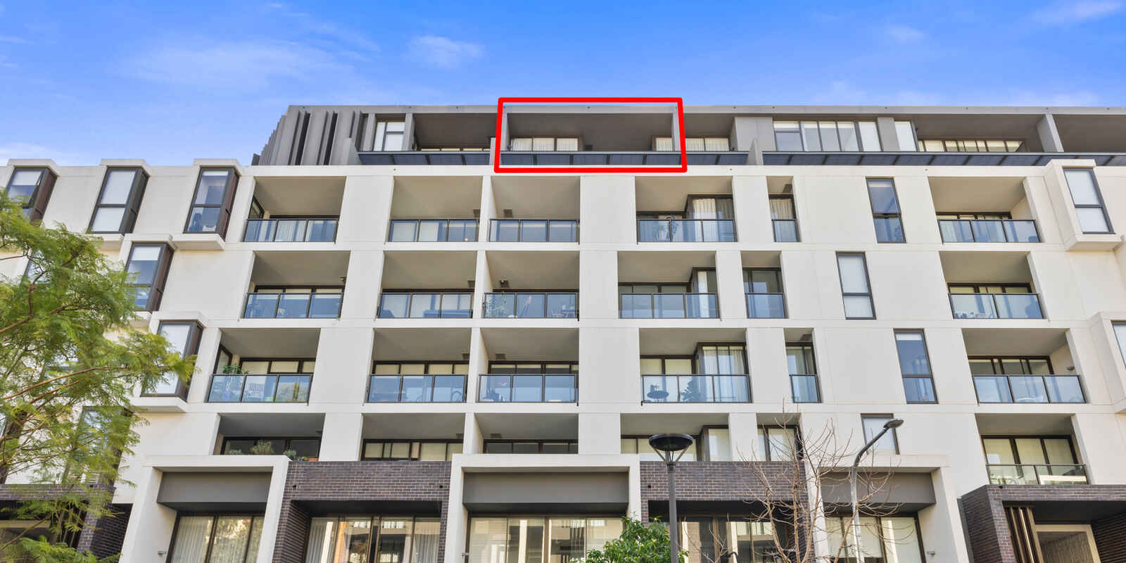 803/17 Grattan Close Forest Lodge