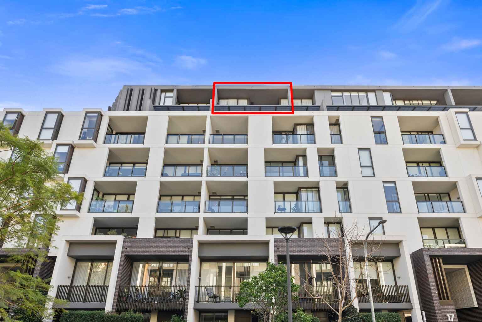 803/17 Grattan Close Forest Lodge