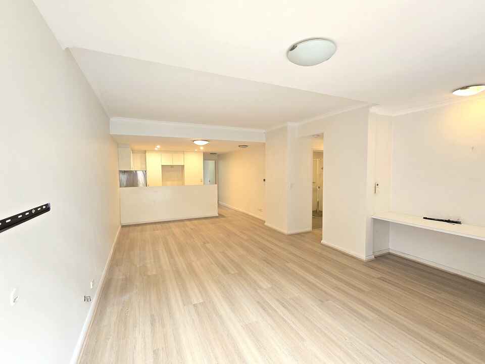 5/8 Grandstand Parade Zetland
