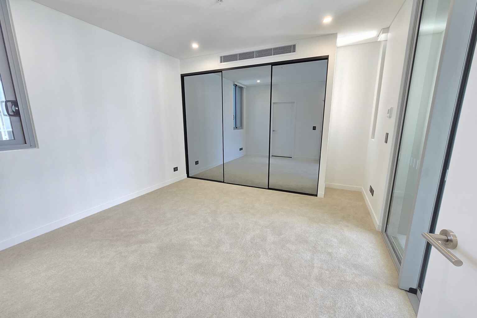 301B/16 Rothschild Avenue Rosebery 301B/16 Rothschild Avenue Rosebery