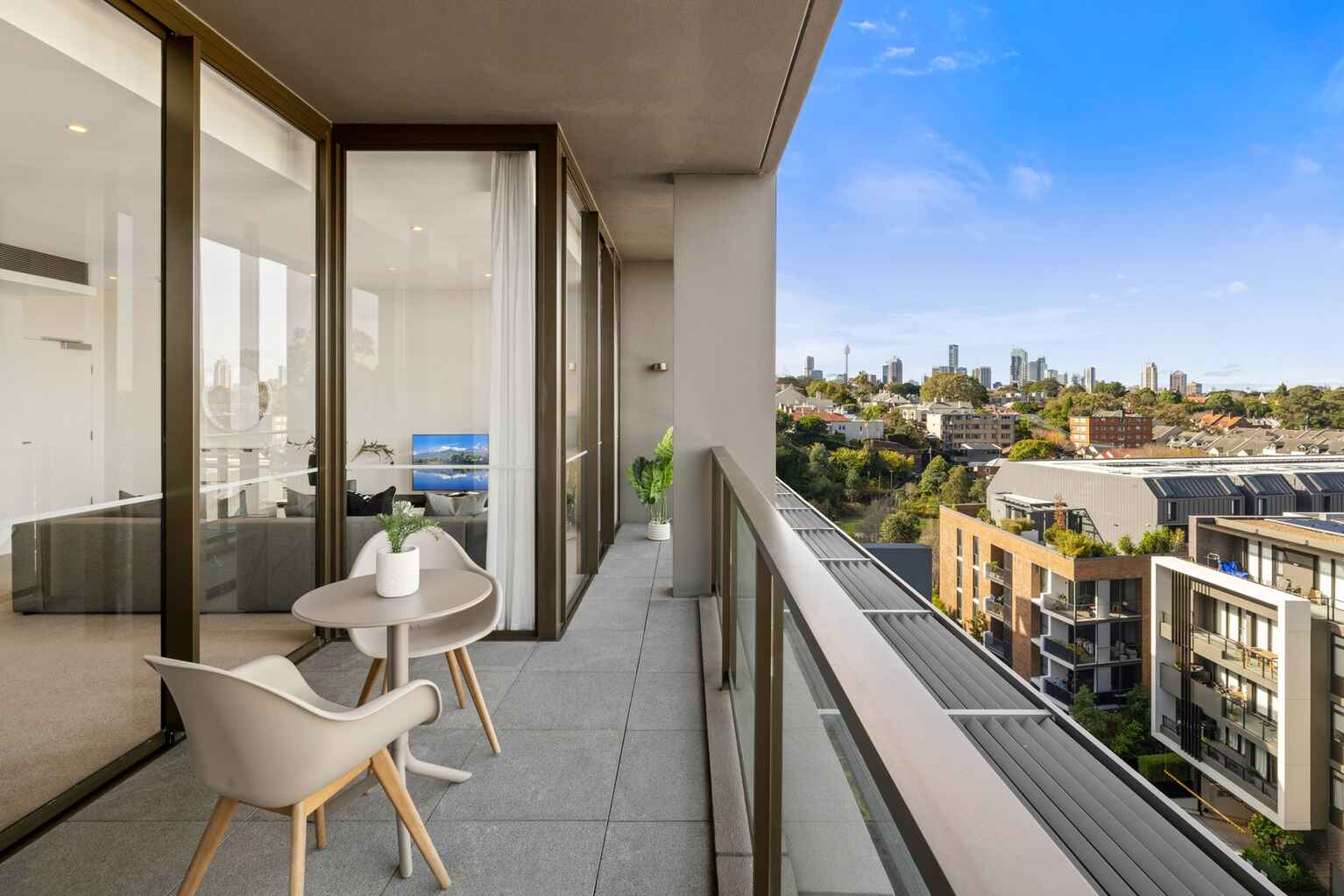 803/17 Grattan Close Forest Lodge